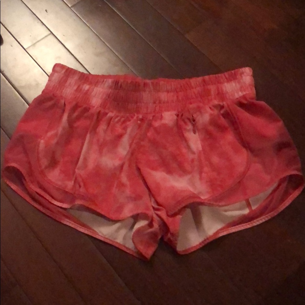 Watercolor print coral Lululemon Shorts Size 6